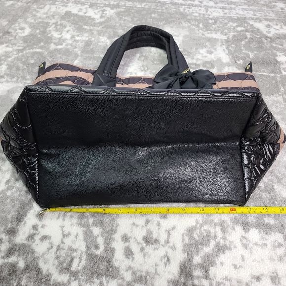 Betsey Johnson Heart Quilted Stripes Tote Bow - Picture 11 of 12